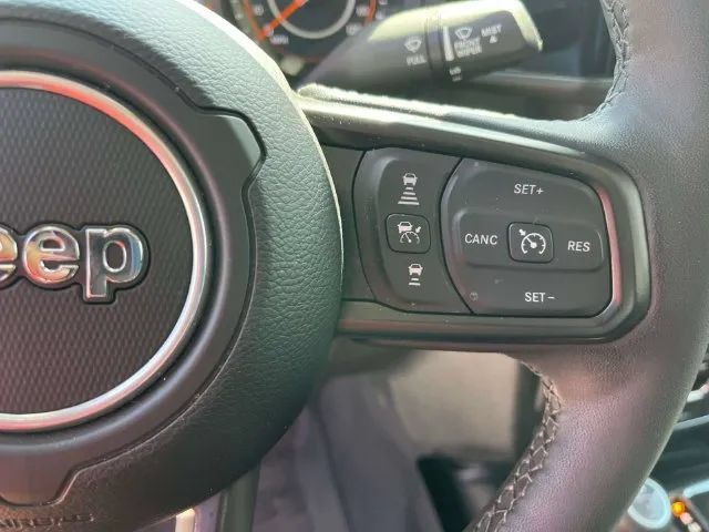 Used 2025 Jeep Gladiator Rubicon w/ Safety Group AWD/4WD image 31