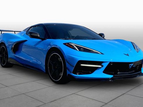 Used 2022 Chevrolet Corvette Stingray Premium Conv w/ Z51 Performance Package RWD image 3