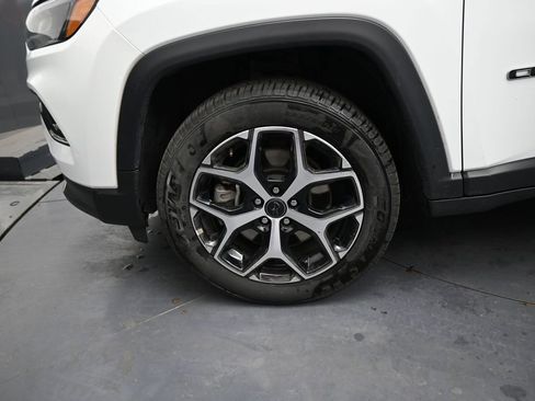 Used 2025 Jeep Compass Limited AWD/4WD image 12