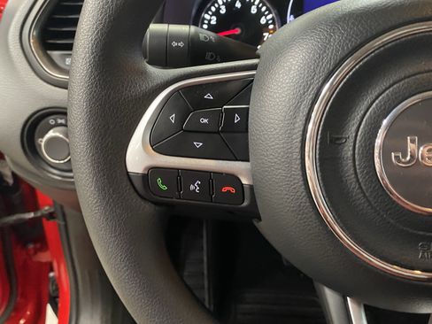 Used 2023 Jeep Renegade Latitude AWD/4WD image 21