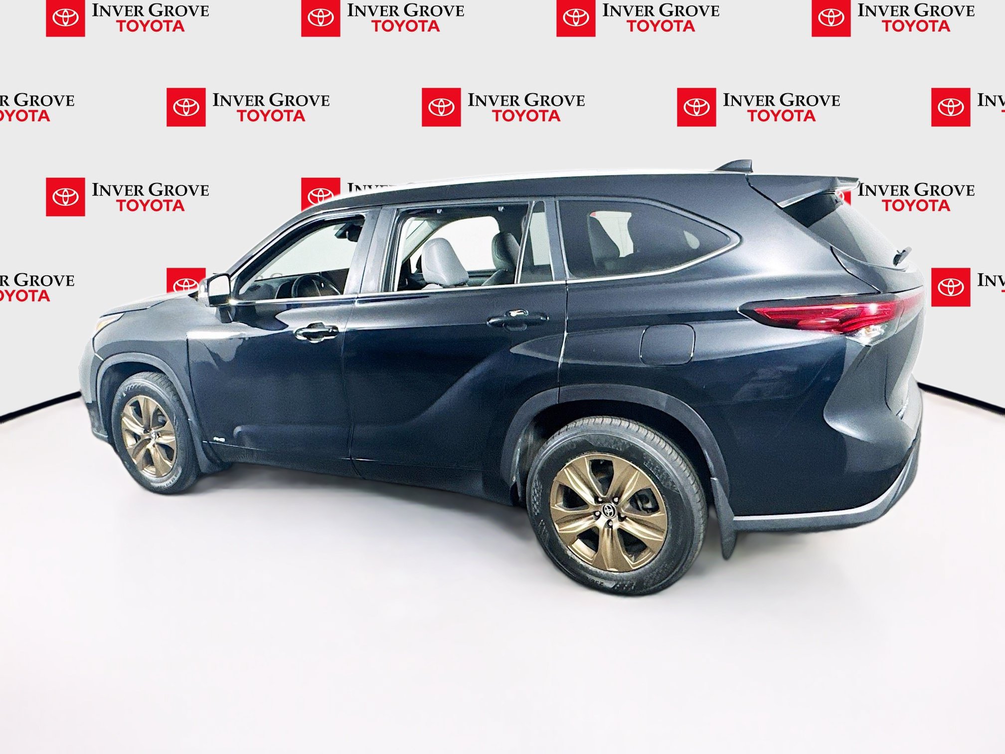 Used 2023 Toyota Highlander Bronze Edition AWD/4WD image 7