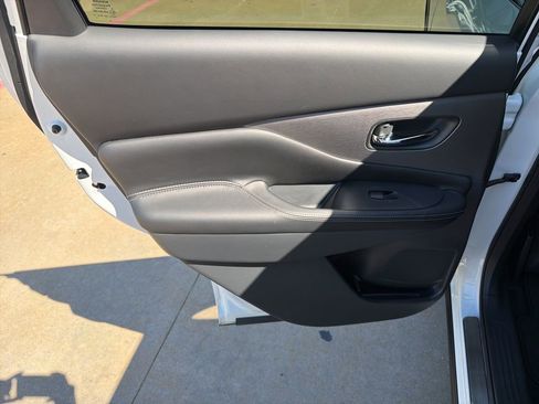 Used 2023 Nissan Murano SV w/ SV Midnight Edition Package AWD/4WD image 16