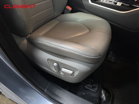 Used 2020 Toyota Highlander XLE w/ Protection Package #3 image 34