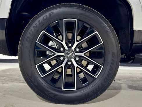 Used 2025 Lexus GX 550 image 37