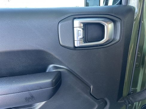 Used 2021 Jeep Wrangler Unlimited Sport image 32