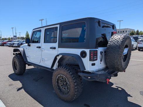 Used 2016 Jeep Wrangler Unlimited Rubicon w/ Connectivity Group AWD/4WD image 29