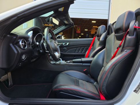 Used 2017 Mercedes-Benz SLC 43 AMG image 18