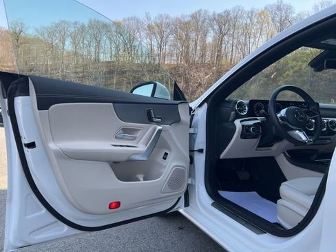 Used 2025 Mercedes-Benz CLA 250 4MATIC image 19