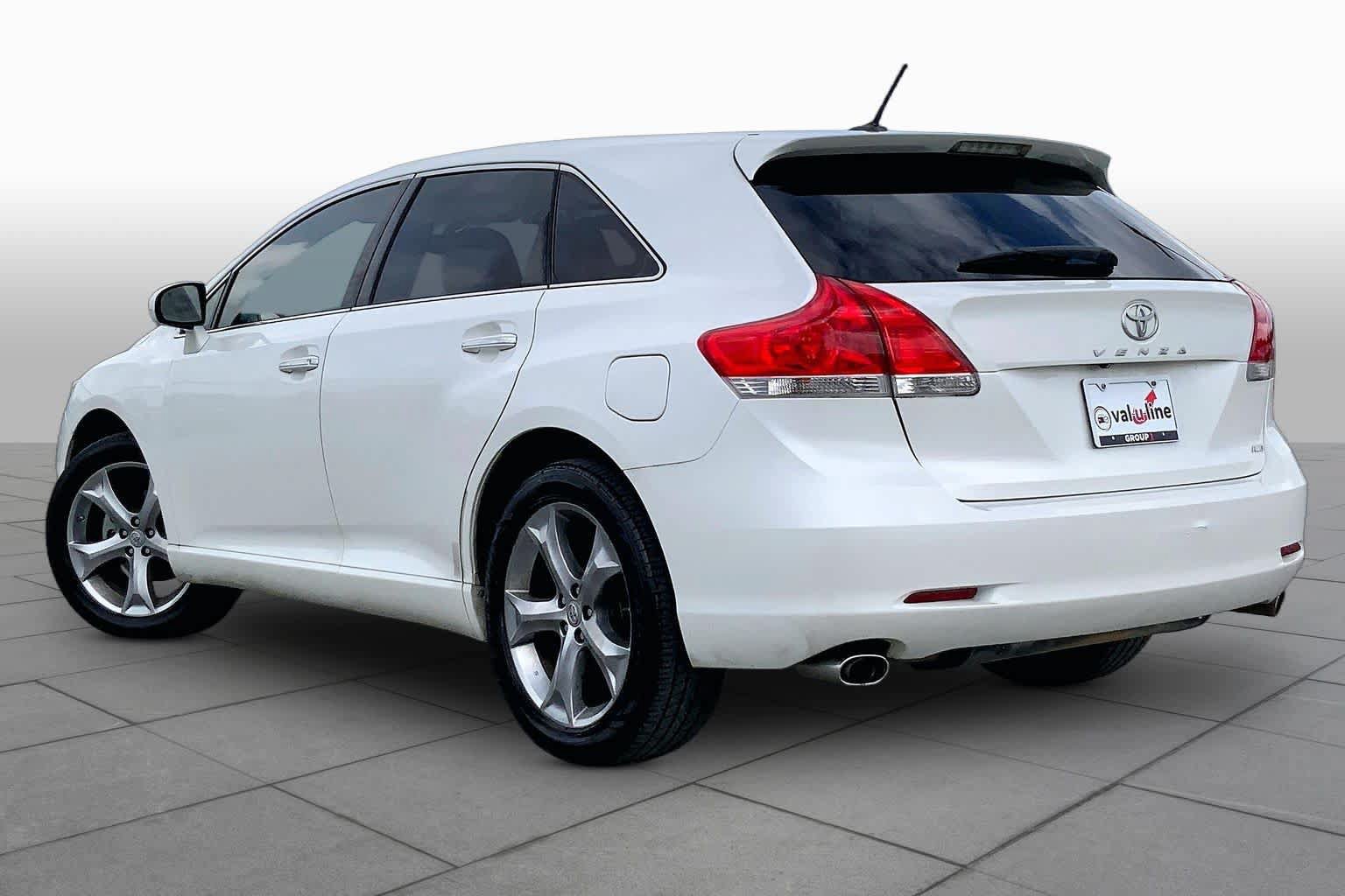Used 2010 Toyota Venza AWD image 10