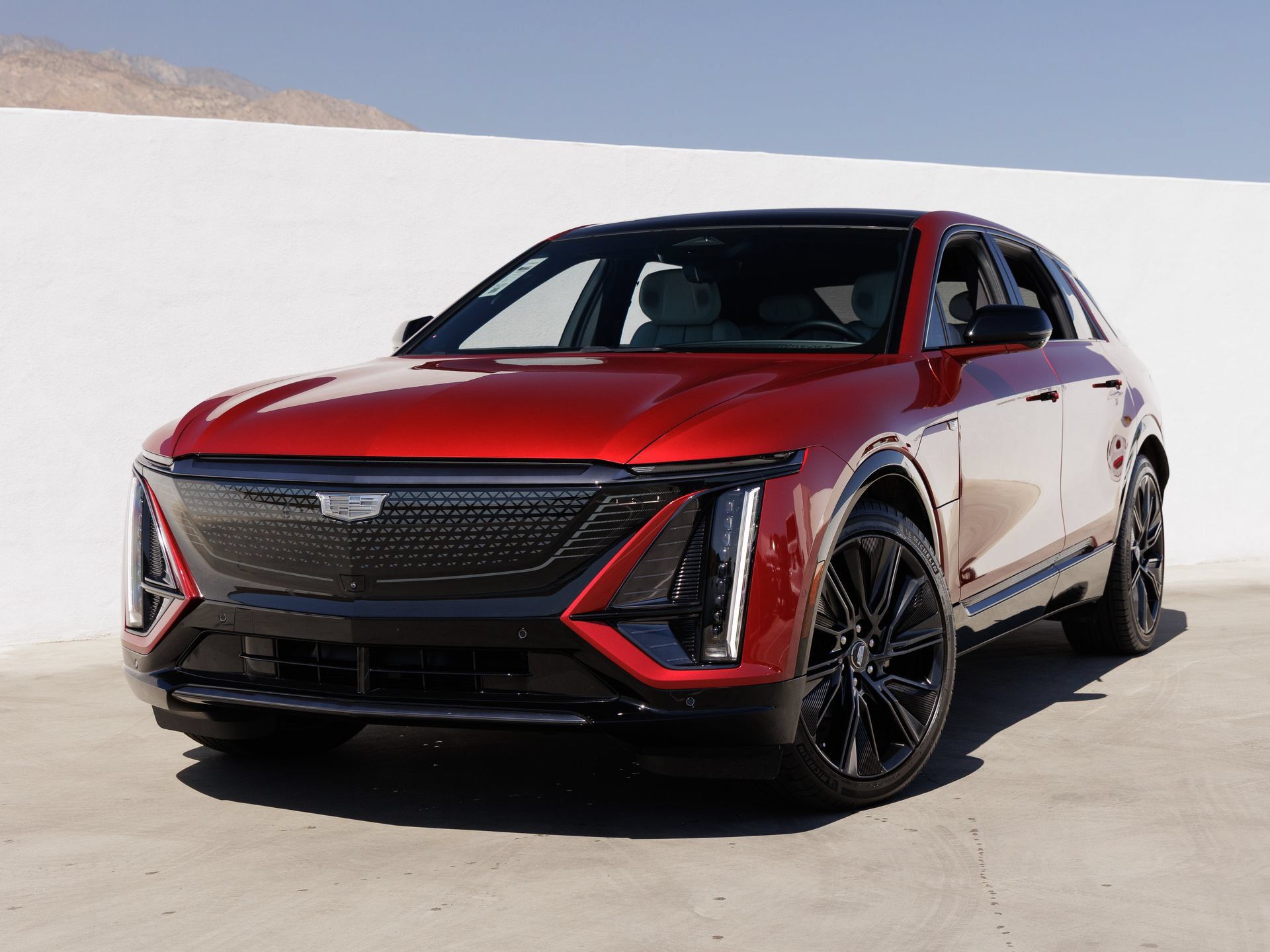 Used 2025 Cadillac Lyriq Sport AWD/4WD image 1