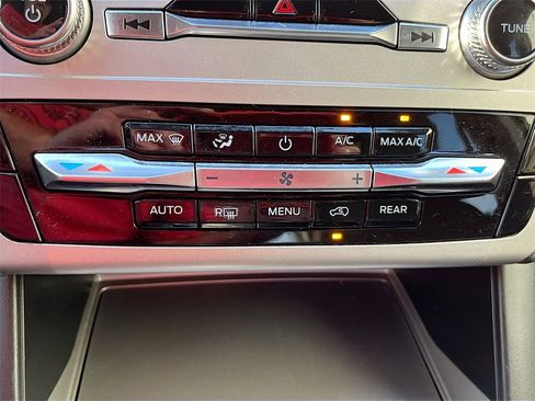 Used 2022 Ford Explorer XLT w/ Class IV Trailer Tow Package image 16