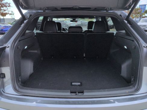 Used 2025 Volkswagen Atlas Cross Sport SE image 24