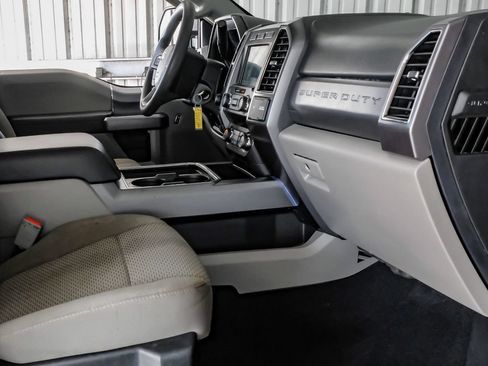 Used 2019 Ford F250 XLT w/ XLT Premium Package AWD/4WD image 12