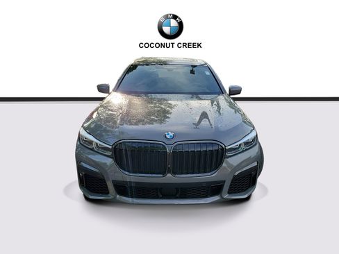 Used 2020 BMW 750i xDrive w/ Executive Package AWD/4WD image 2