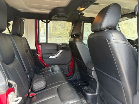 Used 2013 Jeep Wrangler Unlimited Sahara w/ Dual Top Group AWD/4WD image 27