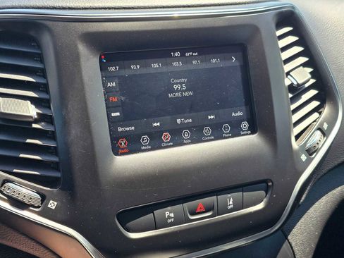 Used 2021 Jeep Cherokee Latitude Lux FWD image 32