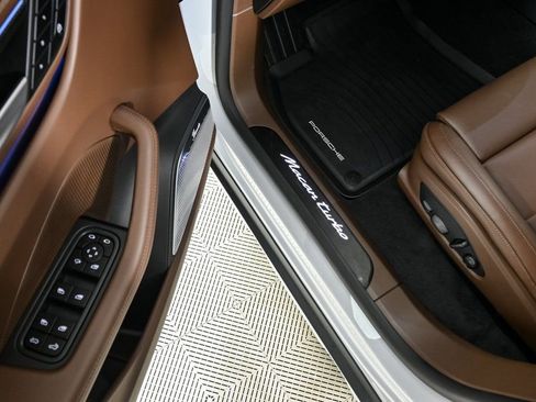 New 2025 Porsche Macan Turbo Electric image 8