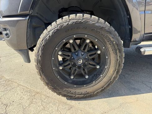 Used 2019 RAM 1500 Laramie AWD/4WD image 9