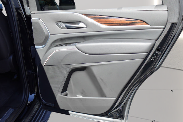 Used 2024 Cadillac Escalade Premium Luxury AWD/4WD image 26
