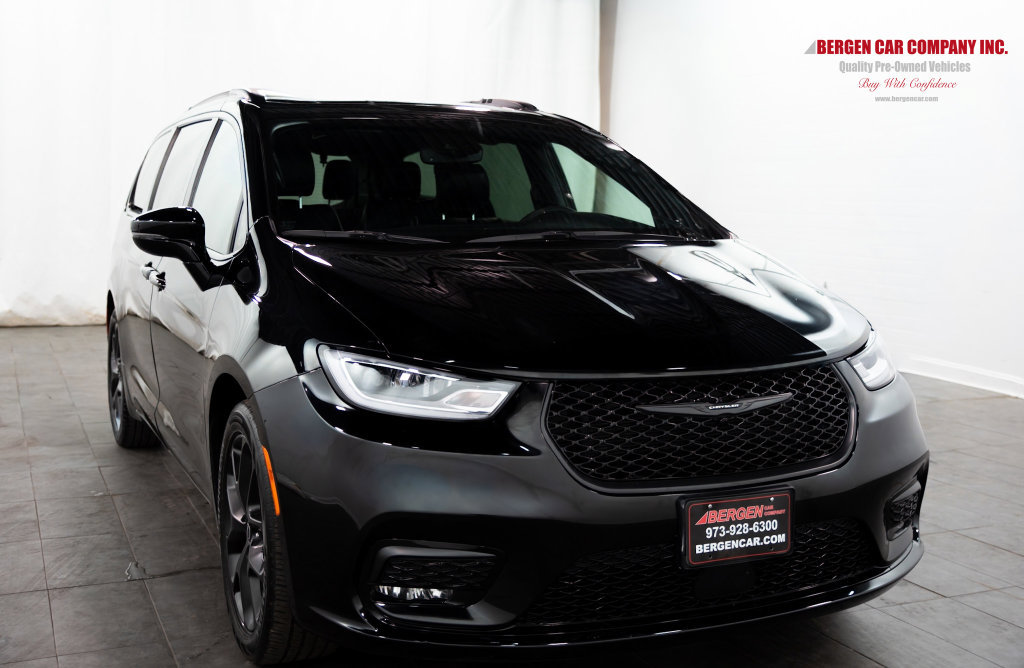 Used 2026 Chrysler Pacifica Limited w/ S Appearance Package FWD 360° Tour