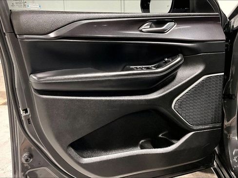 Used 2022 Jeep Grand Cherokee Altitude image 20