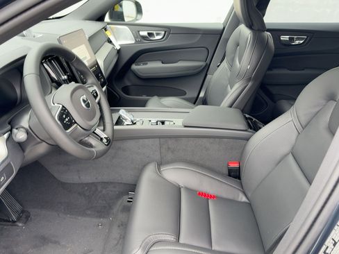 New 2026 Volvo XC60 B5 Ultra w/ Protection Package Premier image 5