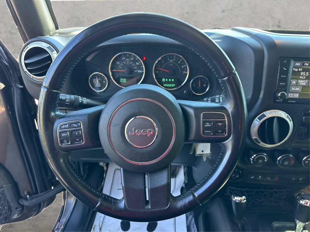 Used 2018 Jeep Wrangler Unlimited Rubicon w/ Cold Weather Group AWD/4WD image 27