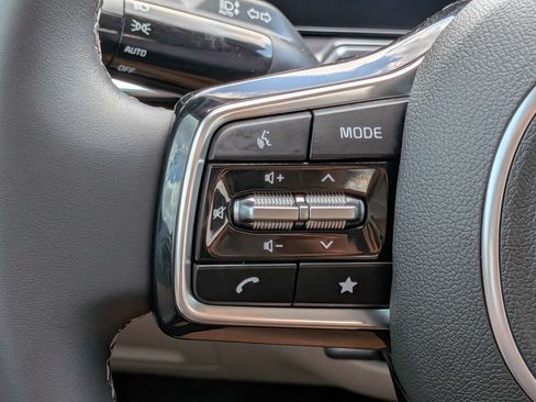 Certified 2025 Kia Sorento S AWD/4WD image 34