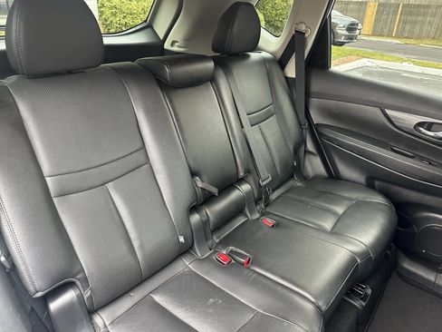 Used 2016 Nissan Rogue SL w/ SL Premium Package image 30