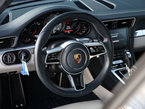 Used 2017 Porsche 911 Carrera 4S AWD/4WD image 29