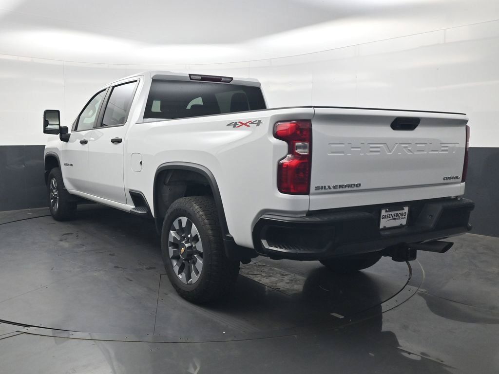 Used 2024 Chevrolet Silverado 2500 Custom AWD/4WD image 7