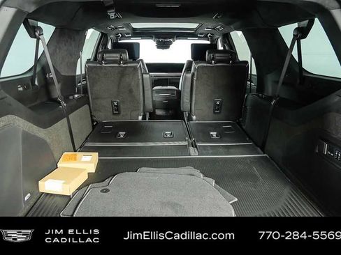 Used 2026 Cadillac Escalade ESV Platinum Sport w/ LPO, ONYX Package AWD/4WD image 33