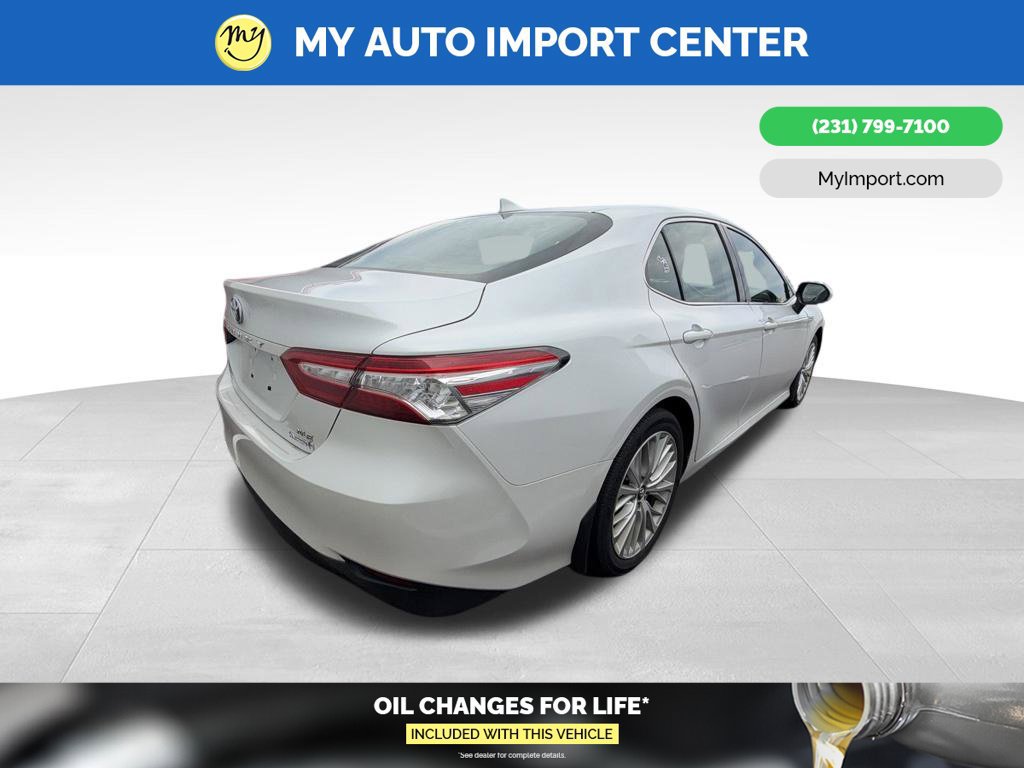 Used 2020 Toyota Camry XLE w/ Sunroof Package FWD image 6