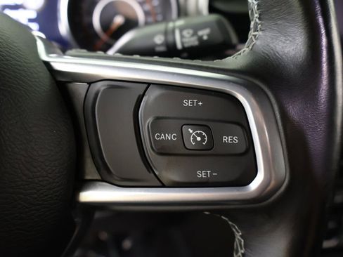 Used 2023 Jeep Gladiator Overland w/ Cold Weather Group AWD/4WD image 38
