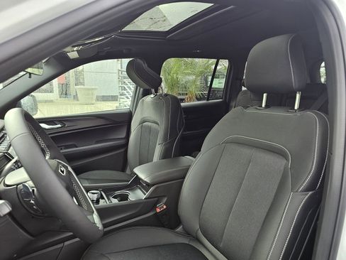 New 2025 Jeep Grand Cherokee Laredo X image 23