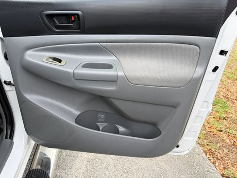 Used 2007 Toyota Tacoma PreRunner RWD image 26