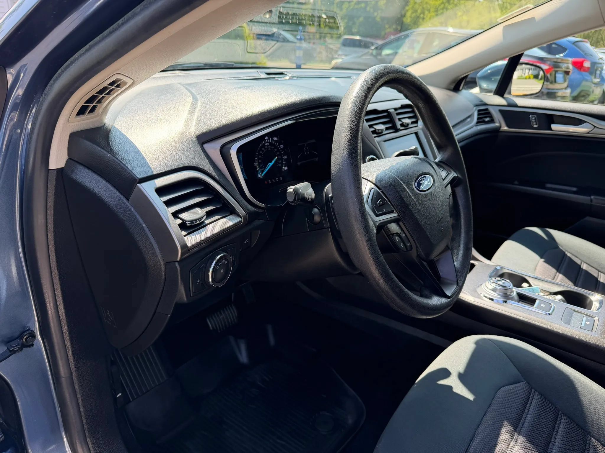 Used 2019 Ford Fusion SE FWD image 10