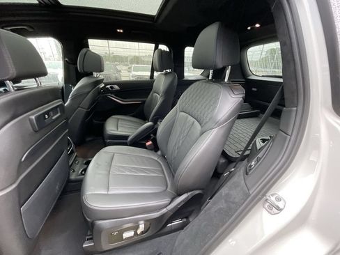 Used 2022 BMW X7 xDrive40i w/ M Sport Package AWD/4WD image 26