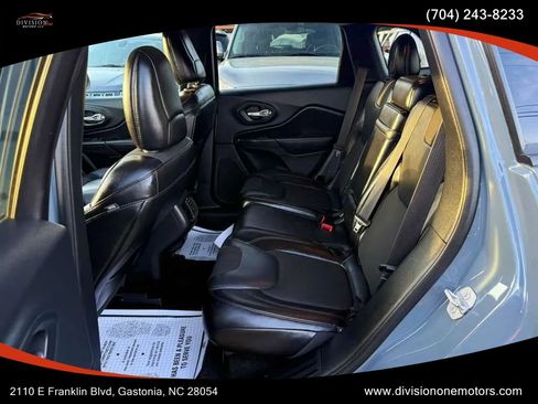 Used 2015 Jeep Cherokee Trailhawk w/ Comfort/Convenience Group image 16