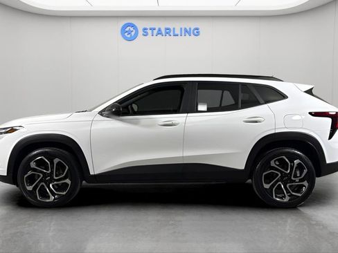 Certified 2025 Chevrolet Trax RS w/ Driver Confidence Package image 3