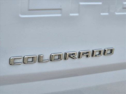 Used 2022 Chevrolet Colorado W/T w/ WT Convenience Package AWD/4WD image 23