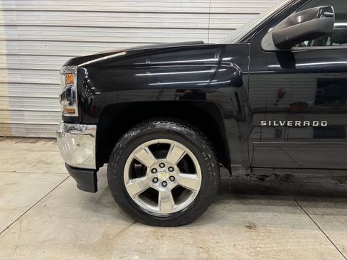 Used 2018 Chevrolet Silverado 1500 LT w/ All Star Edition AWD/4WD image 4