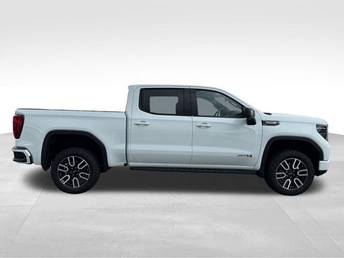 Used 2025 GMC Sierra 1500 AT4 w/ AT4 Premium Package AWD/4WD image 29