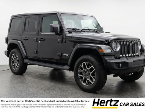 Used 2025 Jeep Wrangler Sahara image 1