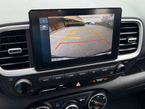 Used 2026 Hyundai Venue SE FWD image 23