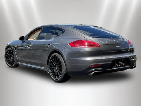 Used 2014 Porsche Panamera RWD image 4