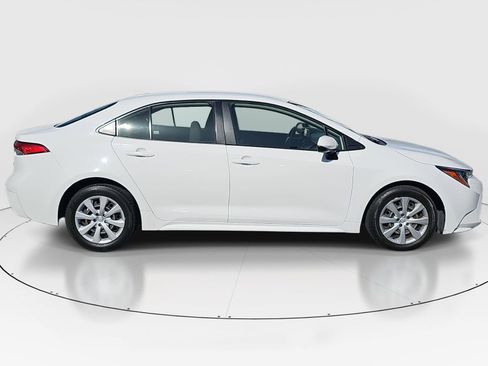 Used 2023 Toyota Corolla LE w/ Carpet Mat Package (TMS) FWD image 3