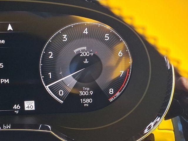 Used 2023 Bentley Bentayga AWD/4WD image 23