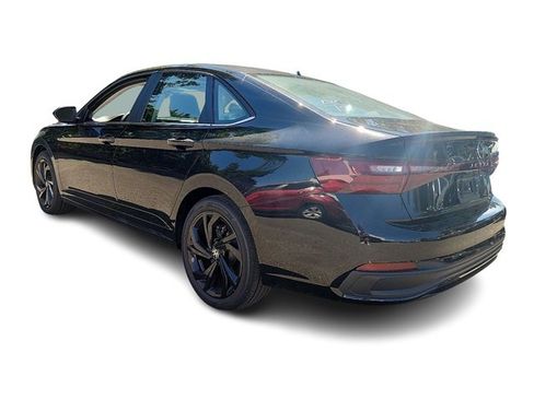 New 2025 Volkswagen Jetta SE image 3