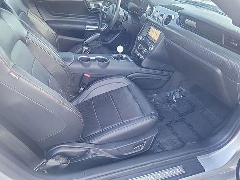 Used 2018 Ford Mustang GT Premium w/ GT Performance Package RWD image 11